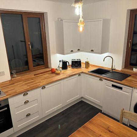 3 Bed Ground Floor Apartment - Hot Tub Optional Upgrade Hythe  Εξωτερικό φωτογραφία